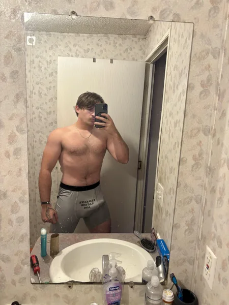 199lbs who wants to be a good girl for daddy?
