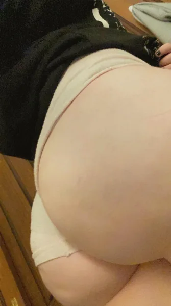 F20 trying to hypnotize u with my PAWG ass