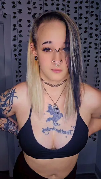 do ur friends know that u are willing to suck my girldick?