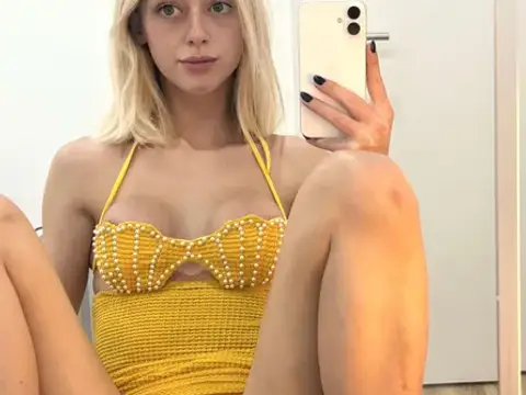 any straight guys wanna suck my big cock?